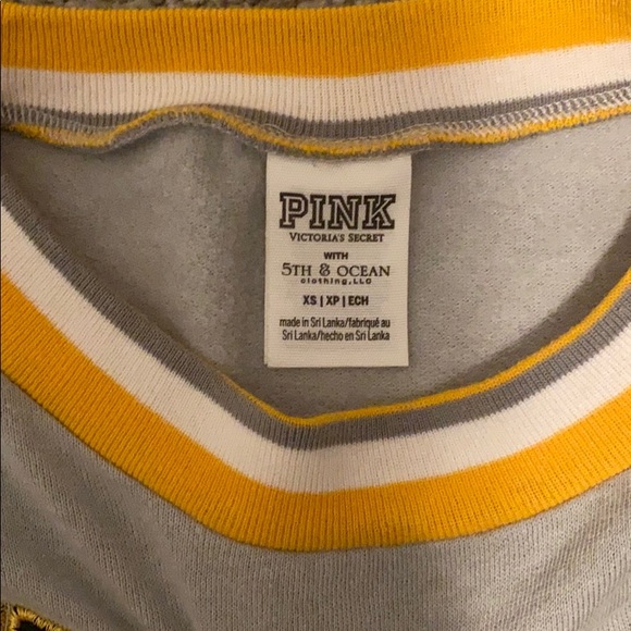 WICHITA STATE sweatshirt - Picture 2 of 3